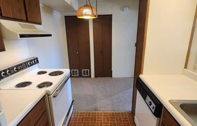 1 bed, 1 bath, $699, Unit Unit #11