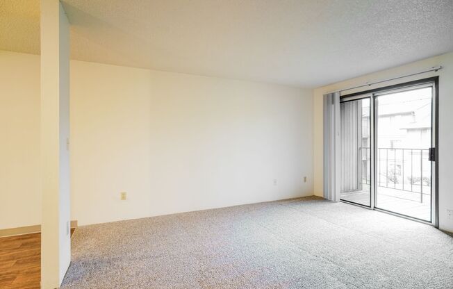 3 beds, 1 bath, 950 sqft, $1,620, Unit C-08