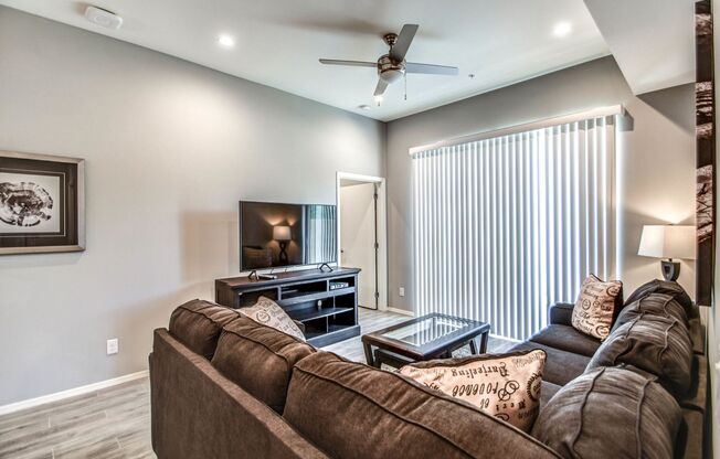 Furnished 1 bed / 1 bath in a 4 bedroom apartment in Tempe!!!!