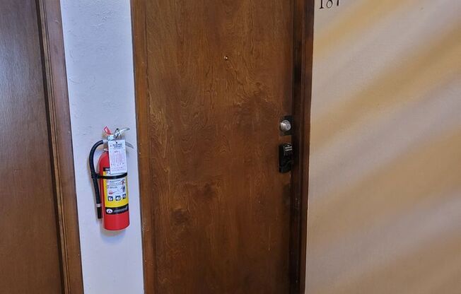 FOR RENT!!! BEAUTIFUL AND SPACIOUS 1 BED 1 BATH CONDO (MOVE IN SPECIAL)...