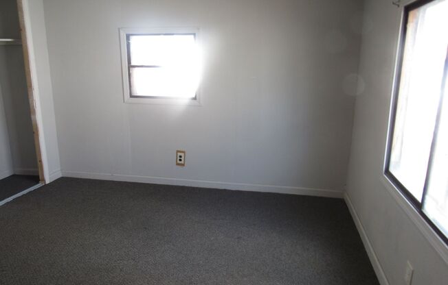 2 beds, 1 bath, $875, Unit 1148 N. Beech St.