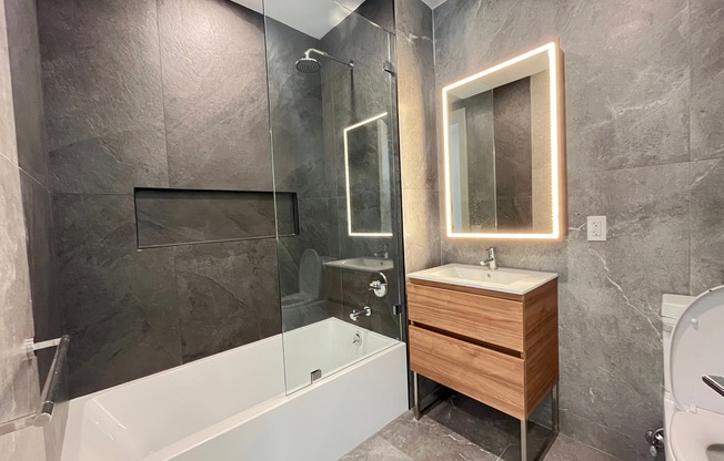 2 beds, 2 baths, $3,689, Unit 7-R