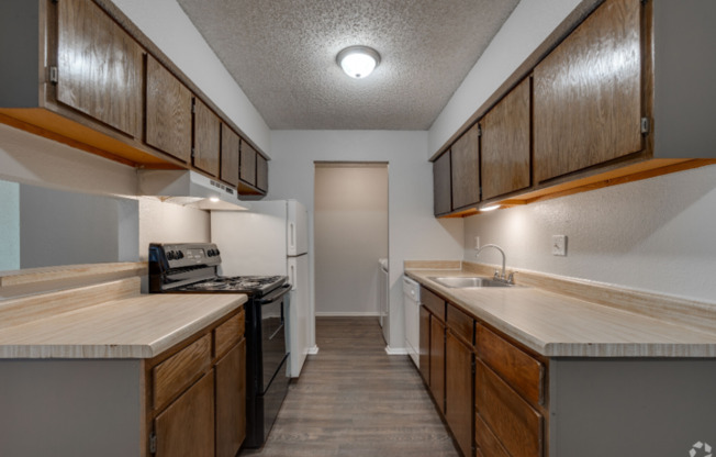 2 beds, 2 baths, 1,000 sqft, $1,110, Unit 1811