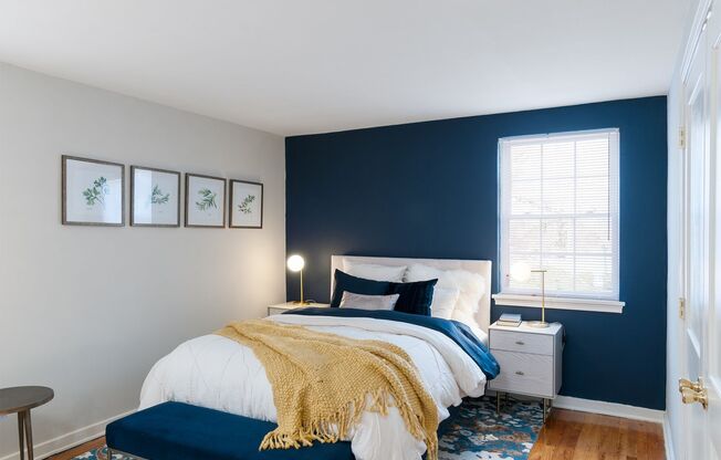 2 beds, 1 bath, 897 sqft, $2,335, Unit C-01