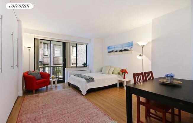 Studio, 1 bath, 400 sqft, $3,500, Unit 9D