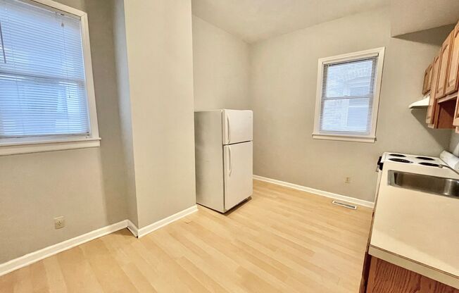 Studio, 1 bath, $850, Unit 1728-02