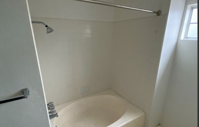 4 beds, 2.5 baths, $4,950