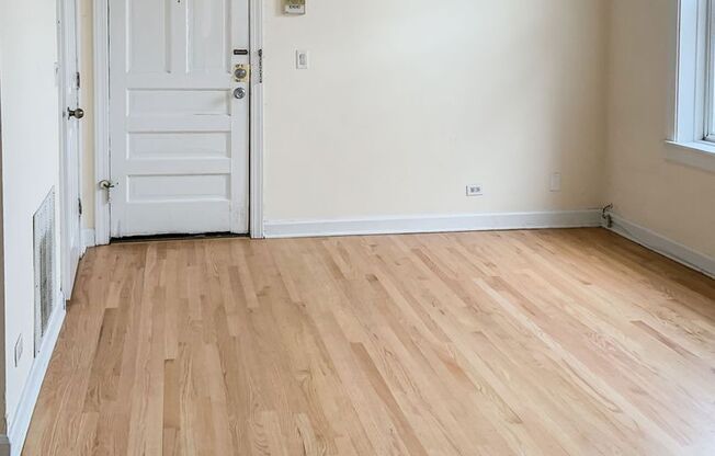 3 beds, 2 baths, 1,585 sqft, $3,950, Unit 2318-3R