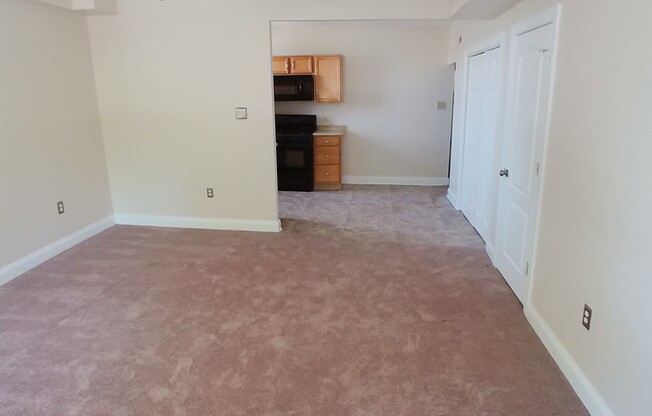 2 beds, 1 bath, 854 sqft, $1,695, Unit 3101 Broad 2nd Floor