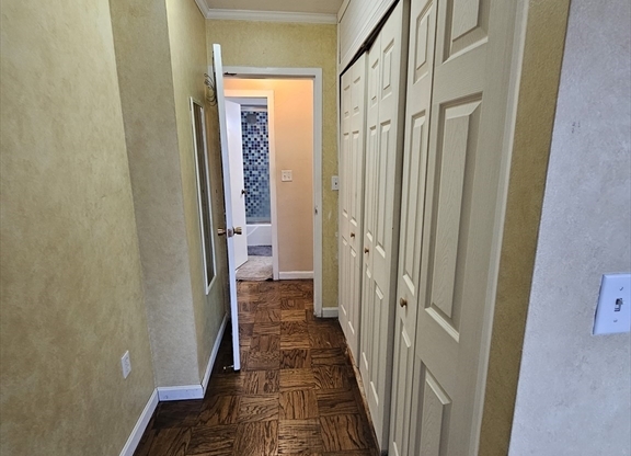 1 bed, 1 bath, 833 sqft, $3,150, Unit 5A