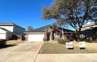 Single Story 4 Bedrooms 2 Bathrooms Home for Rent in Prime Northwest of Austin Location, nearby Apple Inc and The Domain