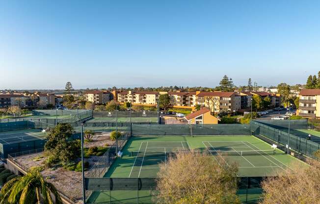 tennis courts at the resort at governors heights