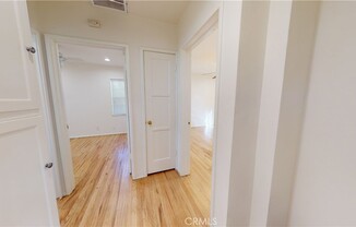 2 beds, 1 bath, 900 sqft, $3,600