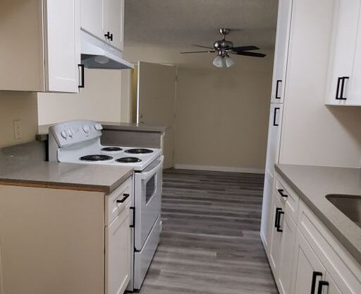 2 beds, 1 bath, 780 sqft, $2,500, Unit 327