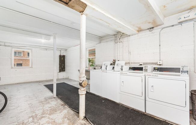 2 beds, 1 bath, $1,795, Unit Apt #3B
