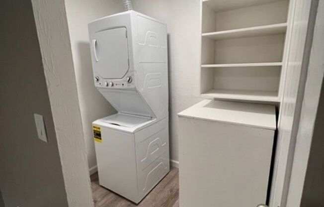 2 beds, 1 bath, 750 sqft, $1,700, Unit #302
