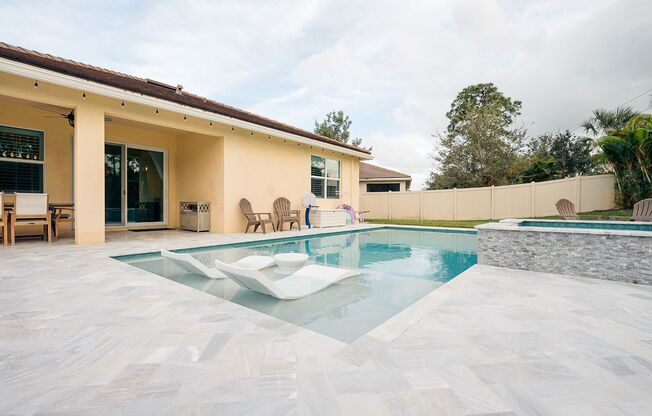 Exquisite 3/2/2 POOL home in Stuart