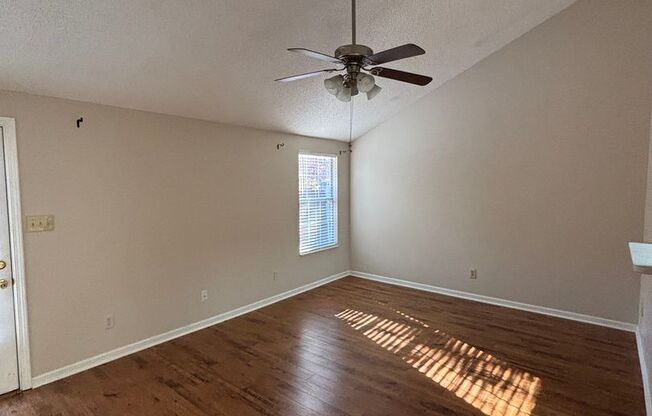 Cozy 3bd/2bth Condo in Powell - Minutes for UT & Downtown Knoxville!