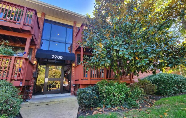 Affordable 2BR close to King St Metro