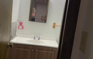 1 bed, 1 bath, 1,000 sqft, $700