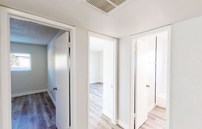 2 beds, 1 bath, 800 sqft, $1,490, Unit 1712-4