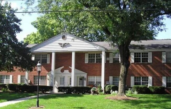 2 beds, 1 bath, 859 sqft, $1,450, Unit GL46007