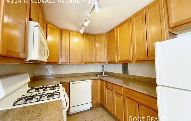 1 bed, 1 bath, 700 sqft, $1,345