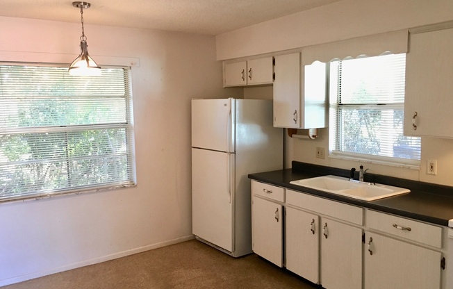 2 beds, 1 bath, 884 sqft, $1,245