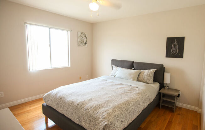 833 S ORANGE GRV AVE