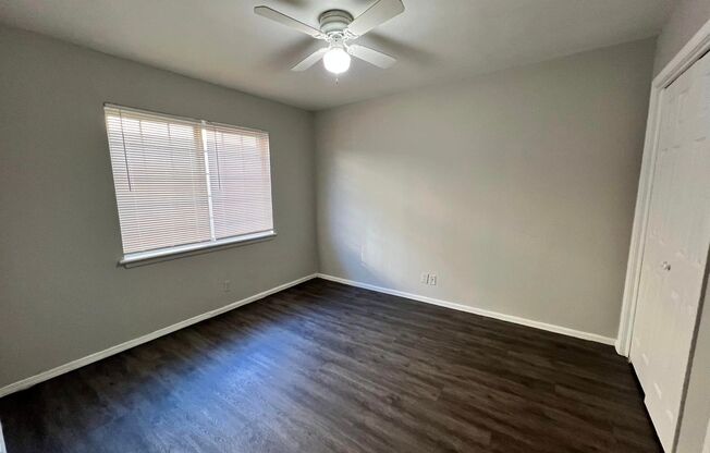 2 beds, 1 bath, 945 sqft, $895, Unit 1721-247AR