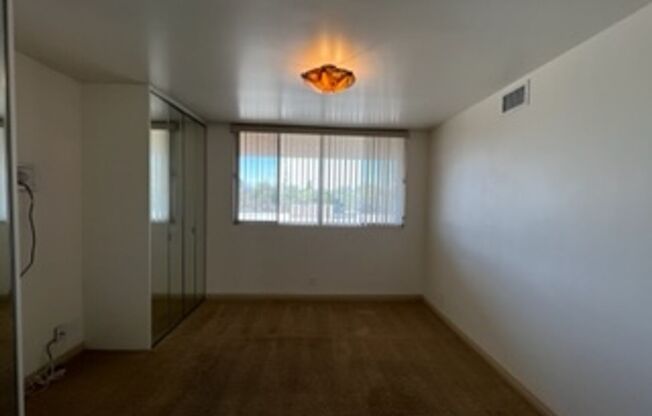 2 beds, 2 baths, $2,250, Unit #334J