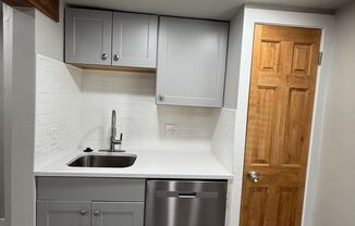 1 bed, 1 bath, $1,200, Unit 4