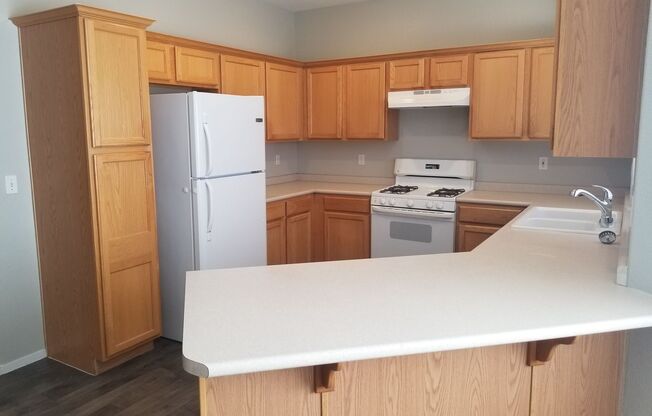 4 Bedroom Single Family!!
