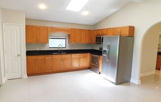 2 beds, 1 bath, $1,600