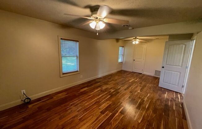 2 beds, 1 bath, $1,500