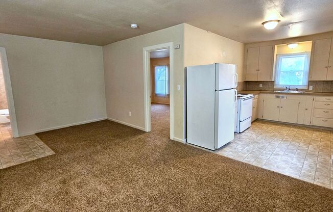 1 bed, 1 bath, 584 sqft, $995, Unit 4