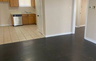 3 beds, 1 bath, $1,095