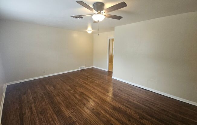 Cozy 2 bedroom 1 bathroom house with 1 car garage in North Richland Hills