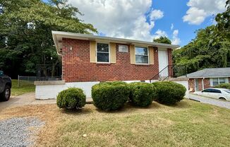 East Nashville living for $1400!!!   Avail Dec 1.  Act fast!