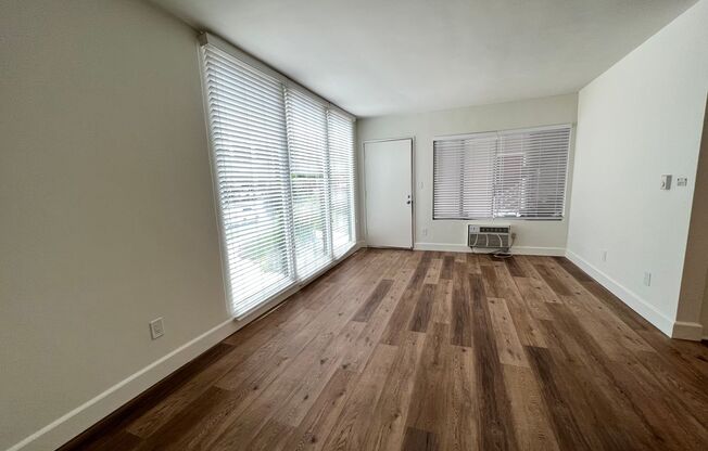 1 bed, 1 bath, 650 sqft, $2,395, Unit A