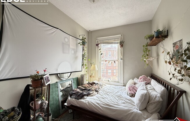 77 Easton St Apt 2