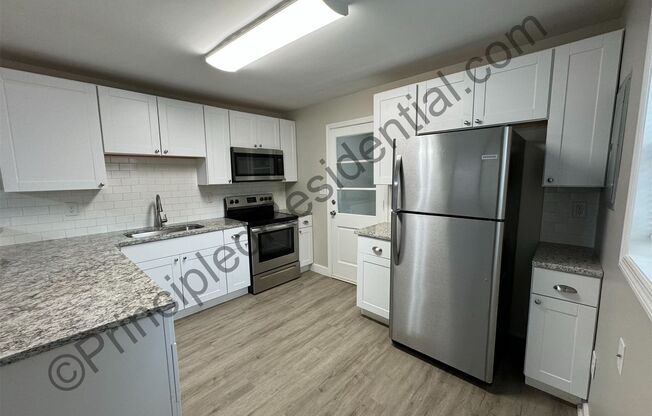 2 beds, 1 bath, $1,300