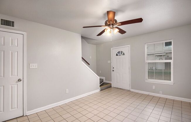 Recently updated 2-story 2-1.5 in Fort Worth ready for move-in!
