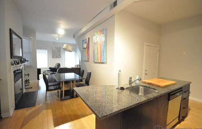 2 beds, 1 bath, $1,850, Unit 842-A