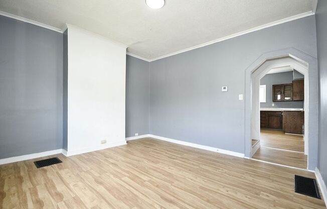 2 beds, 1 bath, $1,000, Unit 1912 Pallas Street Rear