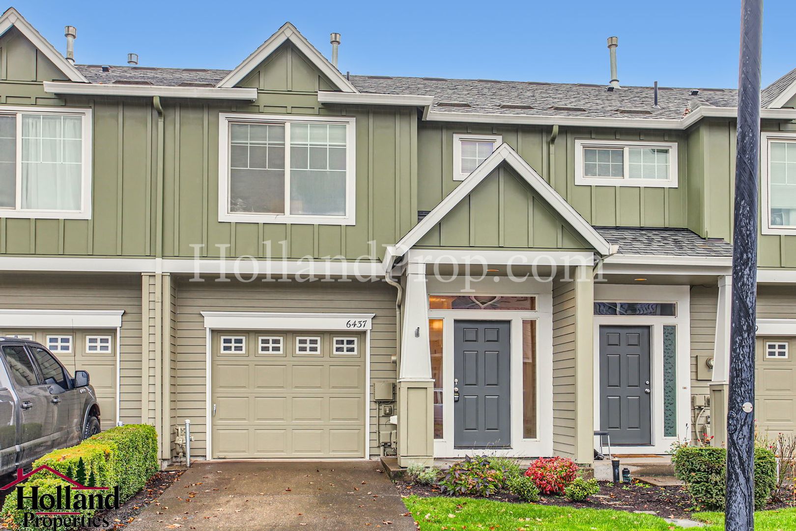 Charming 3-Bedroom Home with Fireplace, Patio, and Nearby Parks in Beaverton!