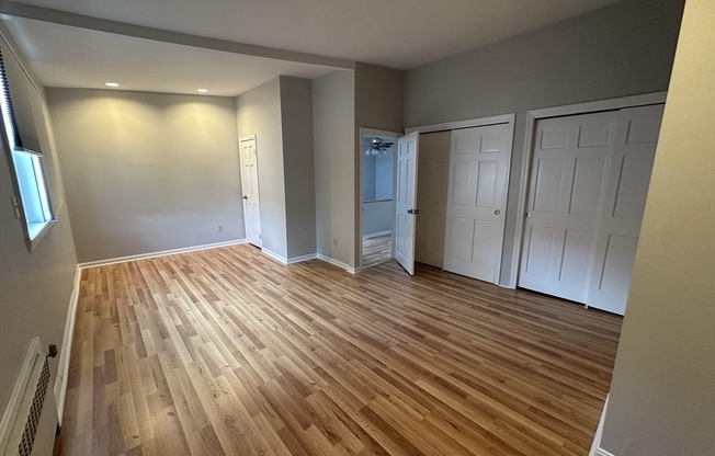 3 beds, 1.5 baths, 1,300 sqft, $4,200, Unit 2