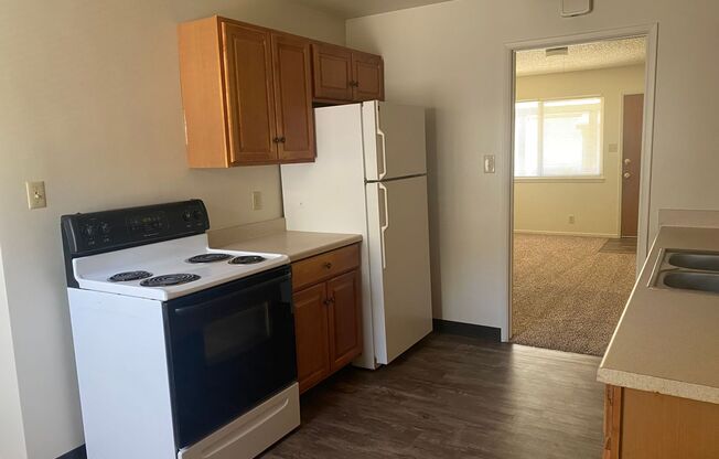 2 beds, 1 bath, 700 sqft, $1,129, Unit 2210