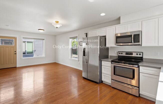 2 beds, 1.5 baths, $1,949, Unit 7706 SE Washington Street