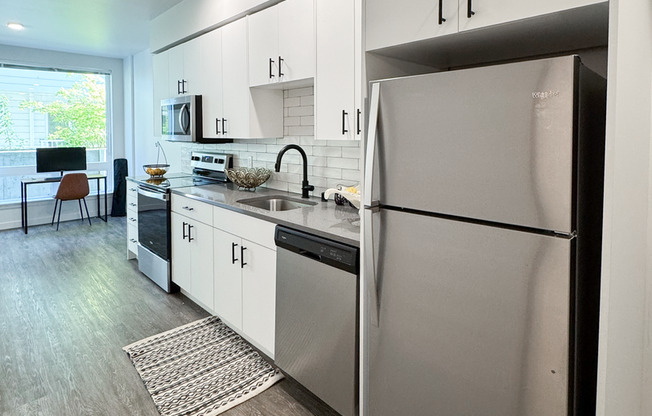 1 bed, 1 bath, 585 sqft, $1,715, Unit 516